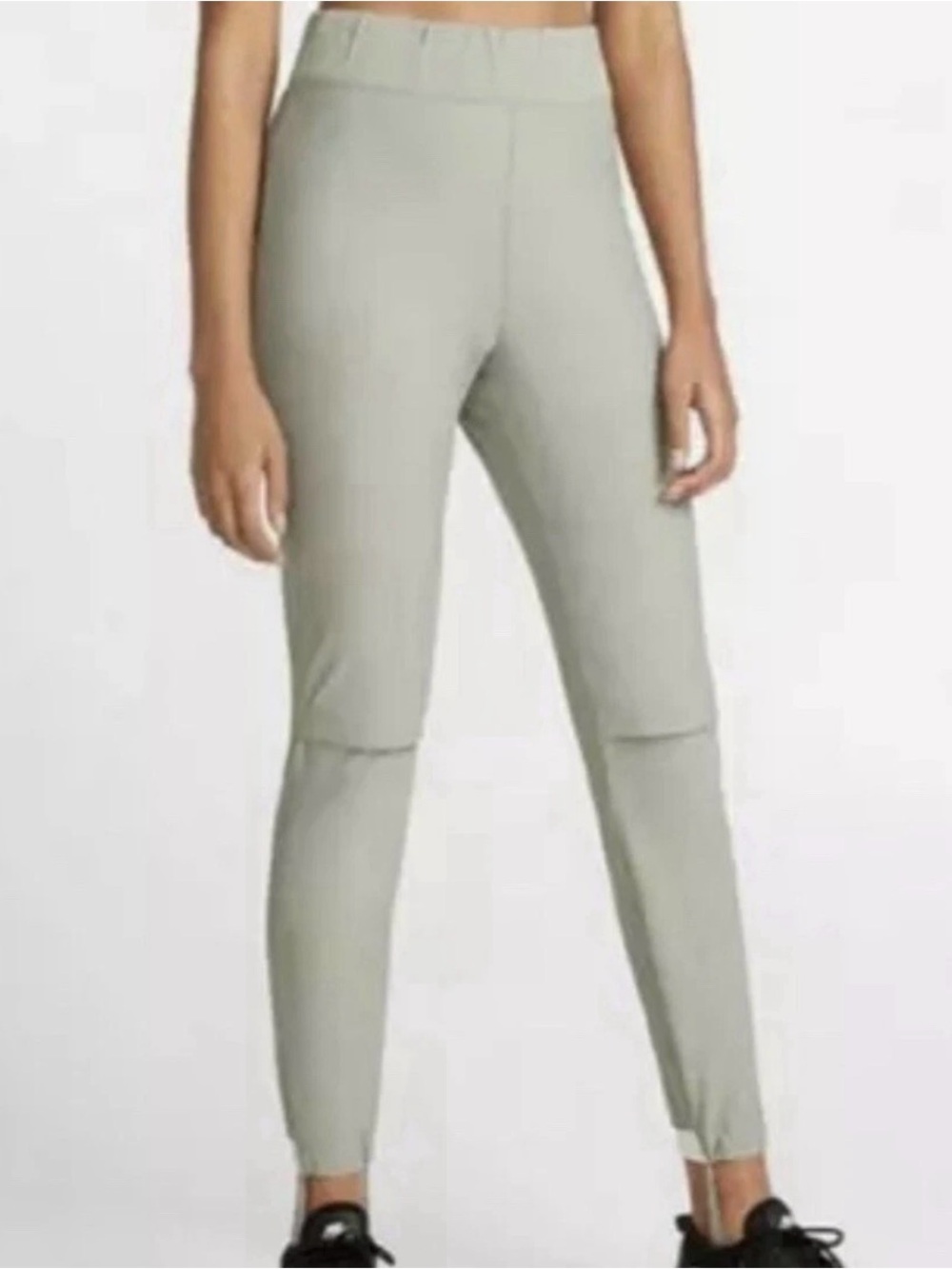 Nike High-Waist Leggings in Sage Green